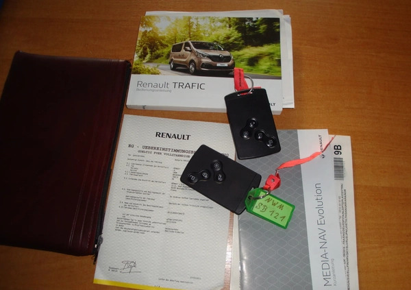 Renault Trafic cena 77000 przebieg: 217500, rok produkcji 2017 z Żuromin małe 137